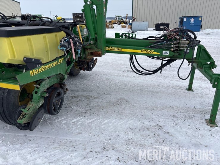 2013-john-deere-1770nt-image-33