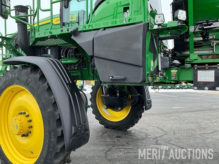 2023-john-deere-400r-image-15