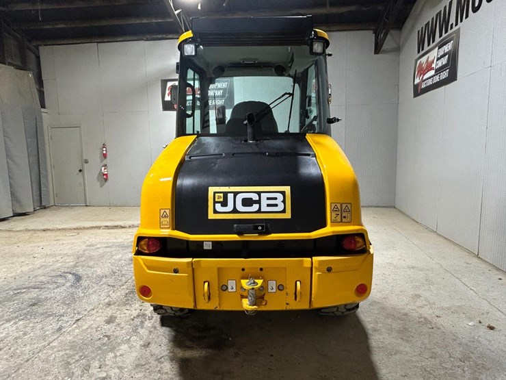 2022-jcb-407-image-3