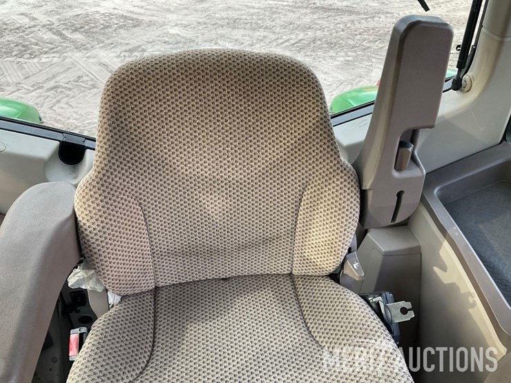 2023-john-deere-6120m-image-40