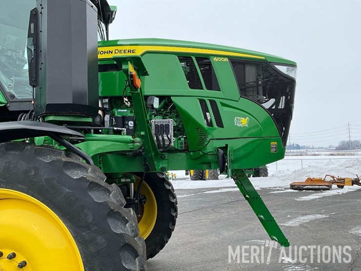 2023-john-deere-400r-image-33