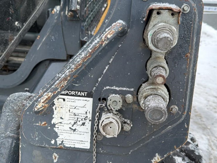 2019-deere-332g-image-16