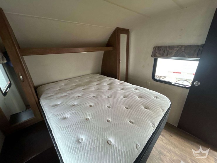 2017-forest-river-travel-trailer-image-8