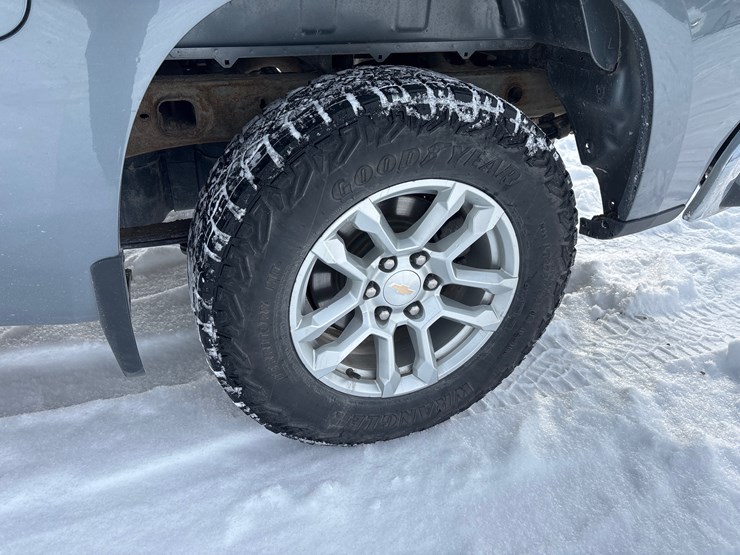 #1120-•-2019-chevrolet-silverado-4x4-crew-cab-image-21