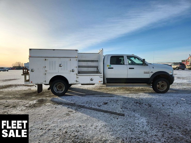 2015-ram-5500-4x4-s/a-service-truck-image-8