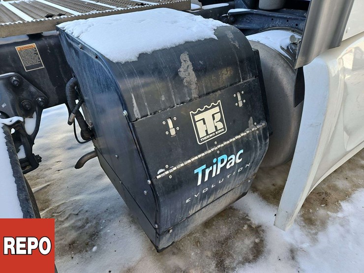 2024-peterbilt-579-image-47