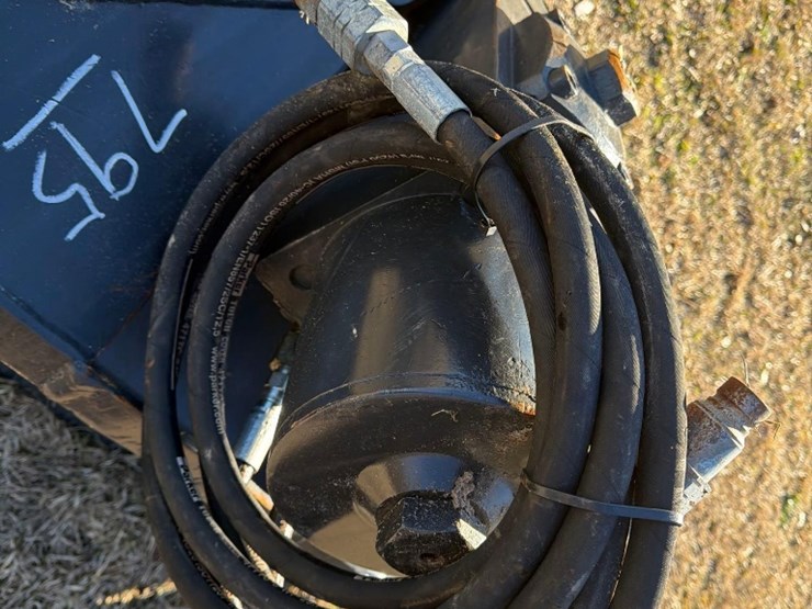 hydraulic-hammer-/-breaker-skid-steer-attachment-image-6