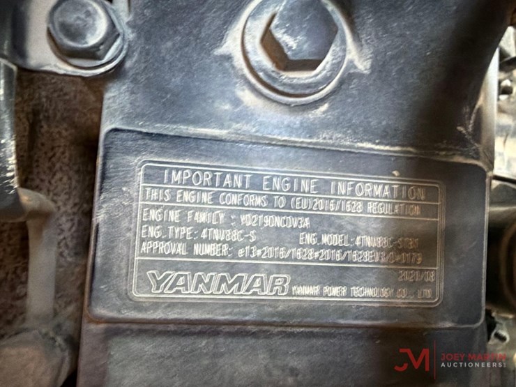 2020-takeuchi-tb240-image-17