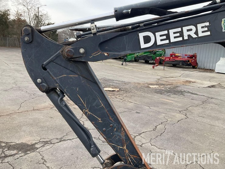 2019-deere-30g-image-11