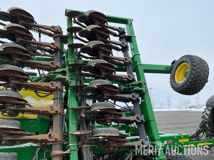 2012-john-deere-1990-image-33