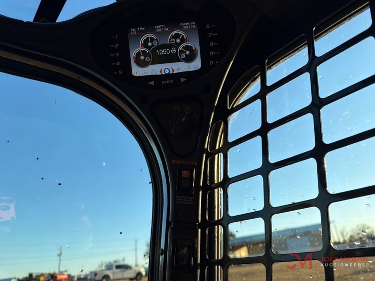 2023-bobcat-t770-image-19