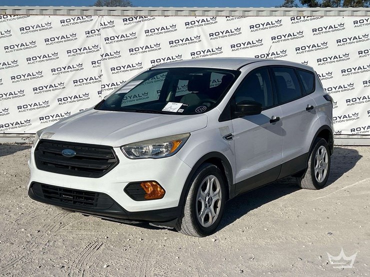 2017-ford-escape-image-1