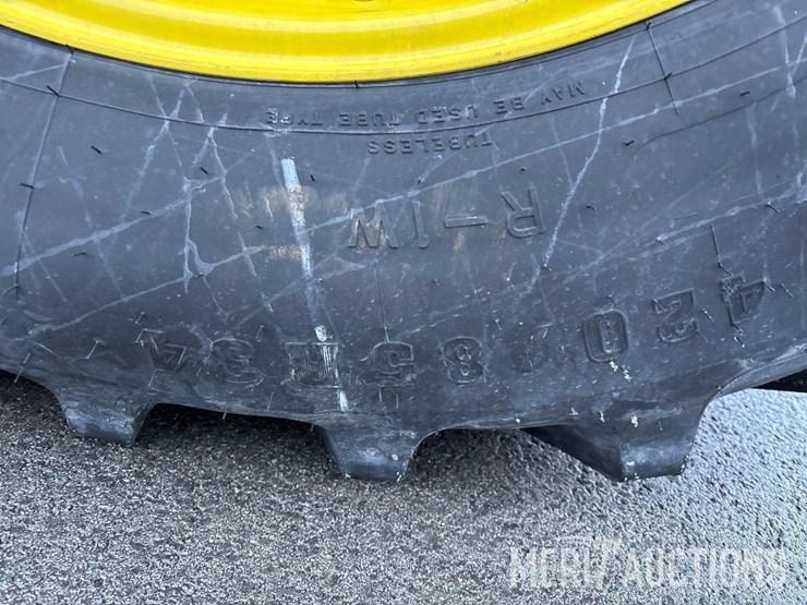 2024-john-deere-8r-370-image-38