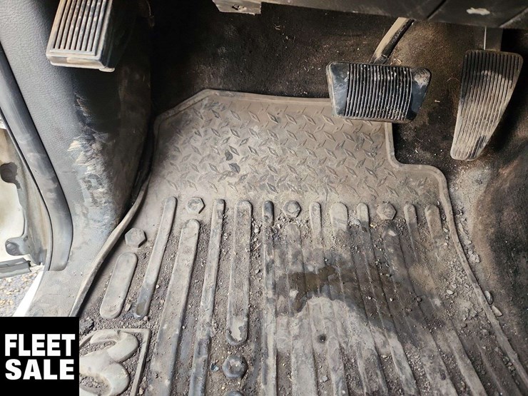 2014-ram-2500-laramie-image-24