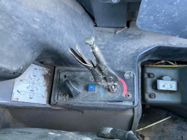 2012-takeuchi-tl10-image-52