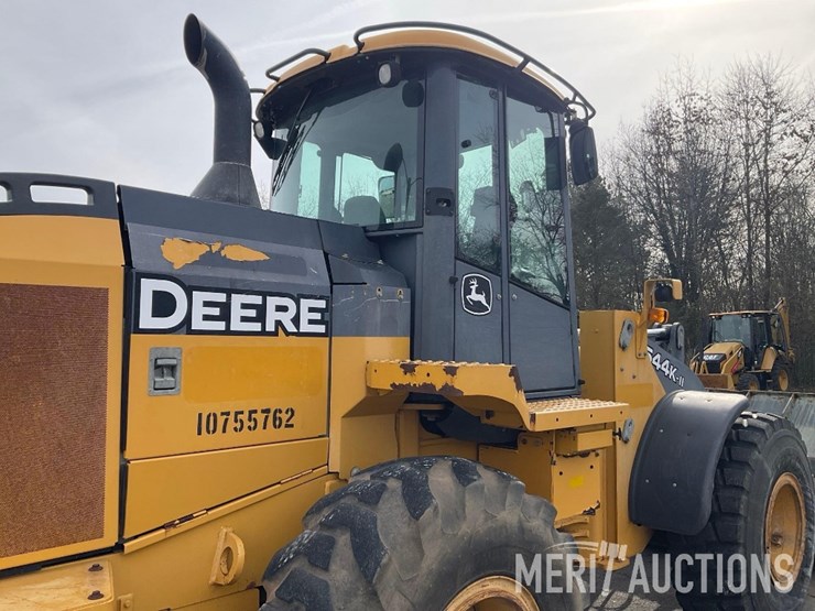 2018-deere-544k-image-23