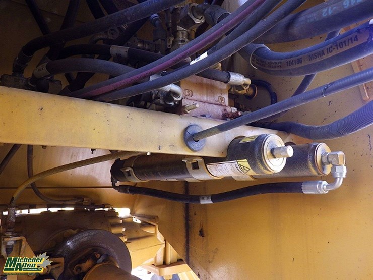 2014-caterpillar-910k-image-24