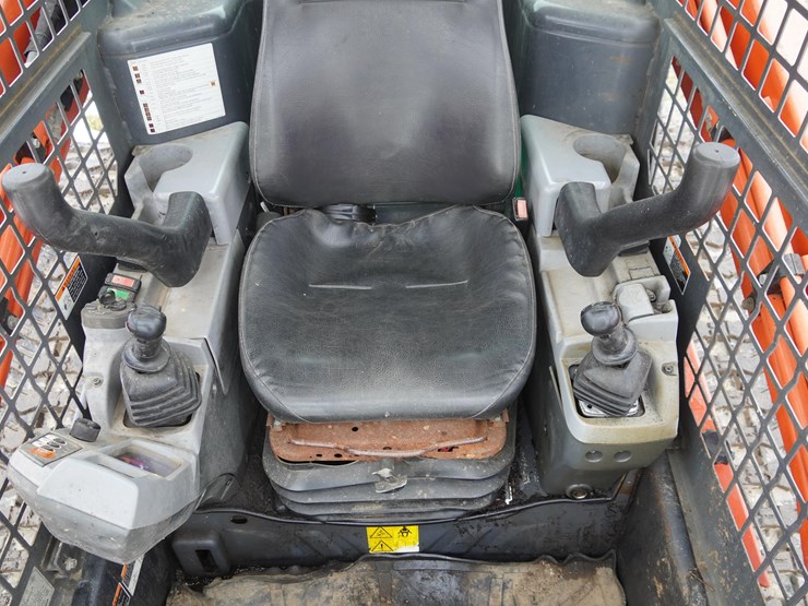 2016-kubota-svl95-2s-image-13