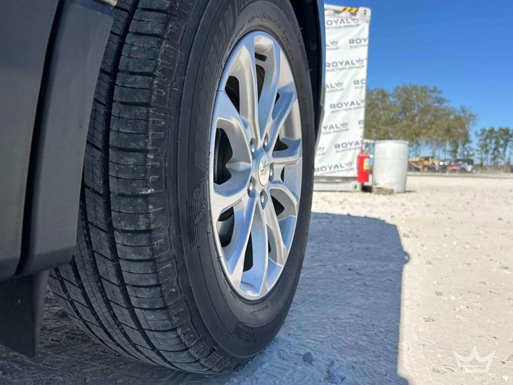 2020-chevrolet-equinox-image-27