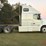 2015-volvo-sleeper-truck-tractor-image-2