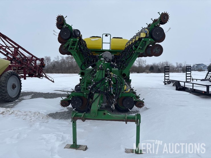 2013-john-deere-1790-image-7