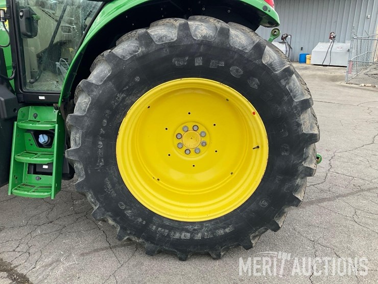 2021-john-deere-6110m-image-22