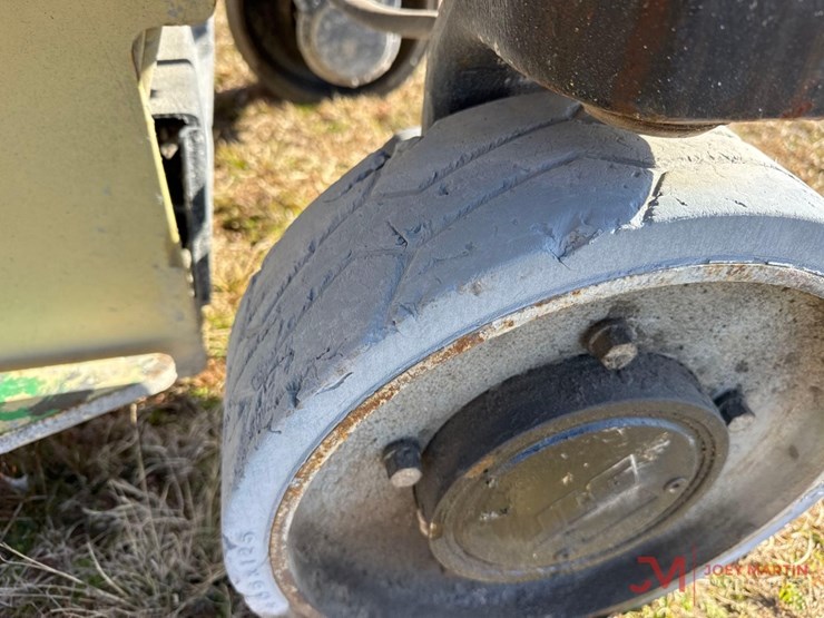 2007-jlg-3246es-image-10