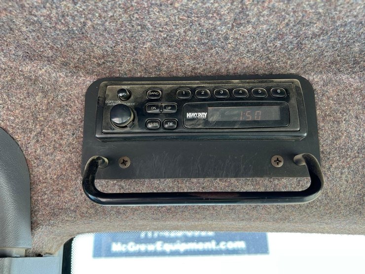 new-holland-8770-image-34