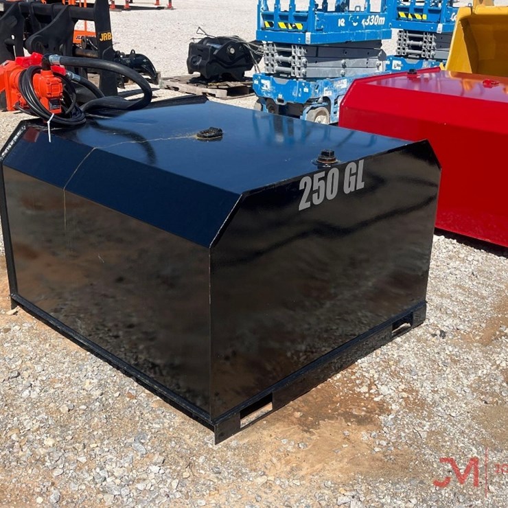 NEW X-STAR 250 GAL FUEL TRANSFER TANK W/ ELECTRIC PUMP