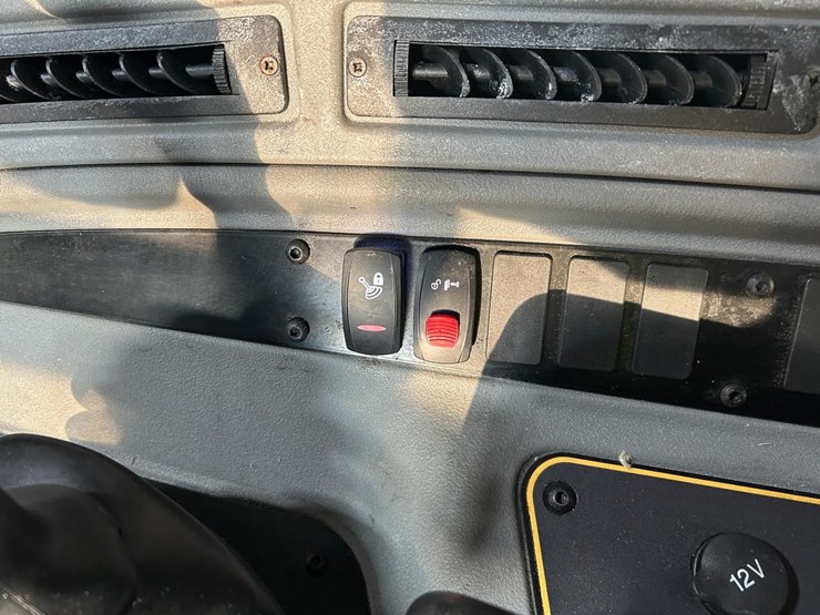 2022-jcb-407-image-22