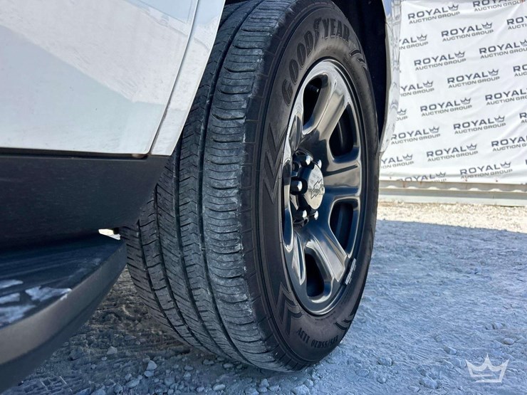 2022-chevrolet-tahoe-image-27