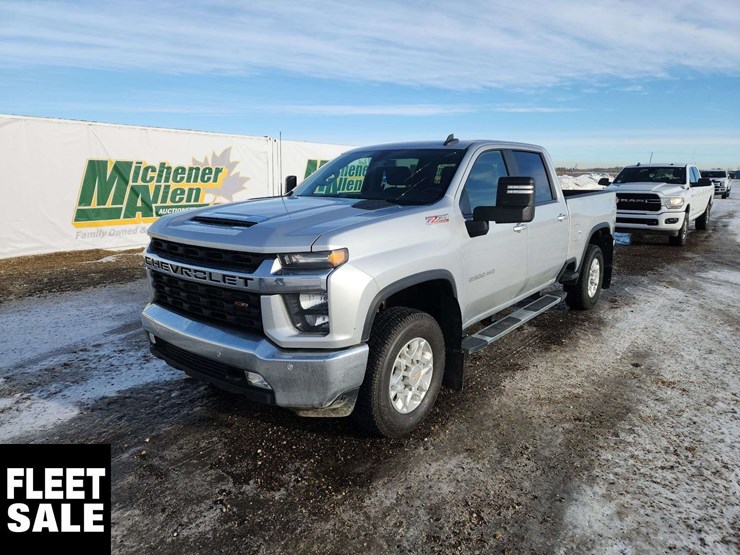 2022-chevrolet-silverado-2500hd-image-1