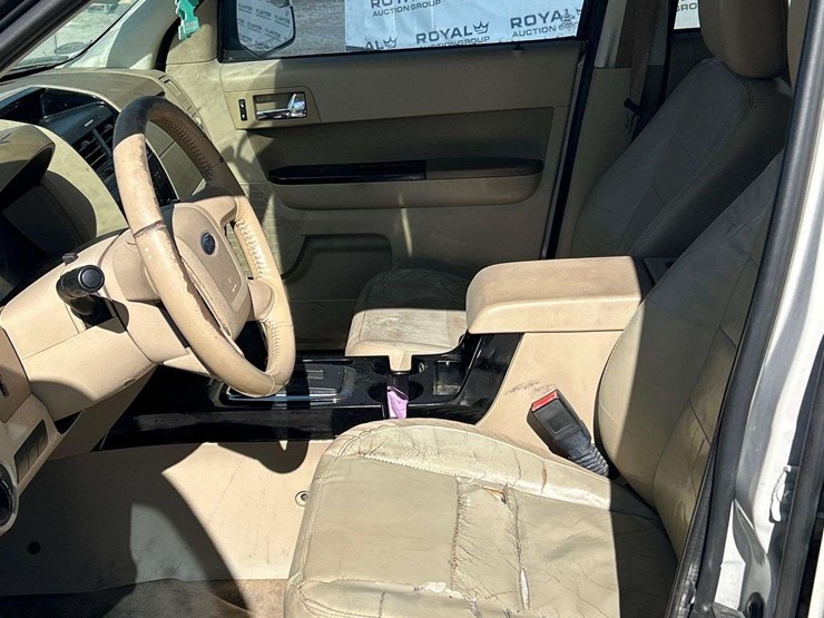 2012-ford-escape-image-12