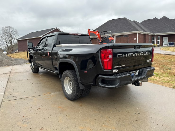 2021-chevrolet-3500hd-image-3