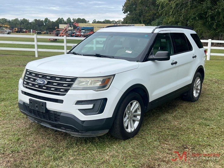 2016-ford-explorer-image-7