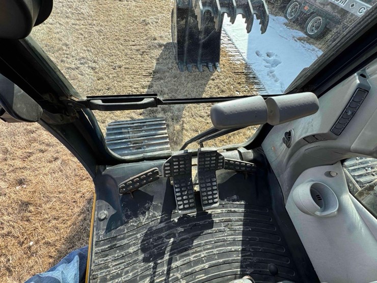 2019-deere-210g-image-28