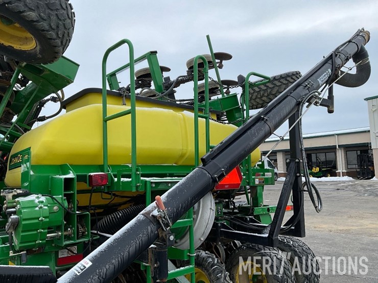 2012-john-deere-1990-image-24