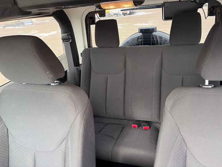 2016-jeep-wrangler-sport-image-14