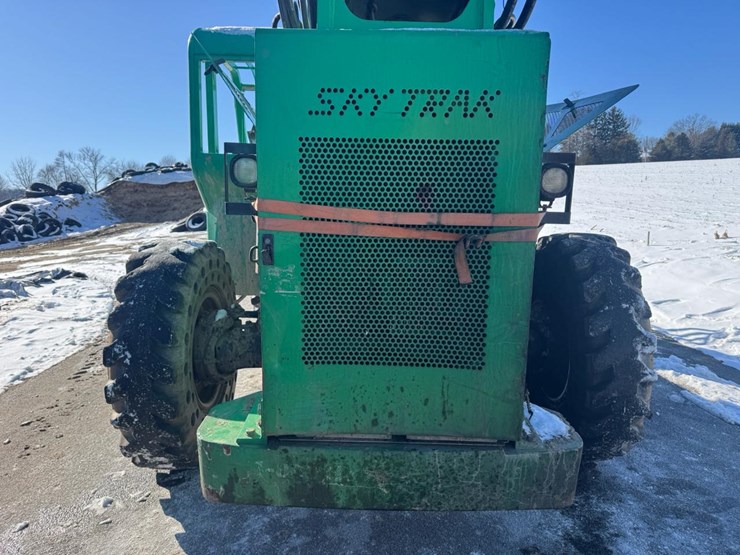 2013-sky-trak-6042-image-22