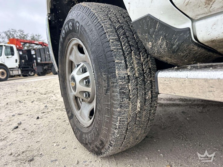 2015-chevrolet-silverado-2500hd-image-27