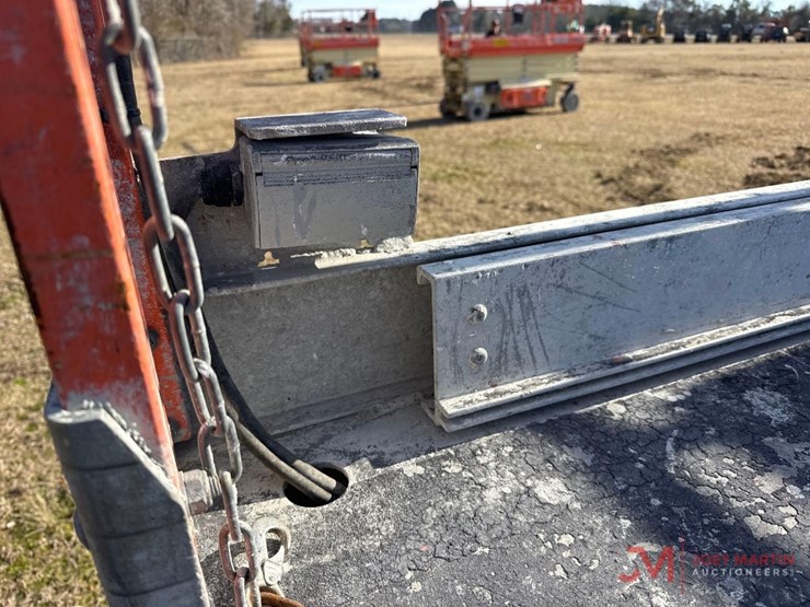 2007-jlg-3246es-image-8