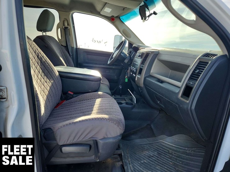 2012-ram-5500-4x4-s/a-service-truck-image-18