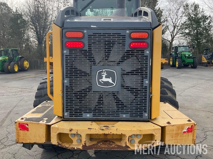 2018-deere-544k-image-28