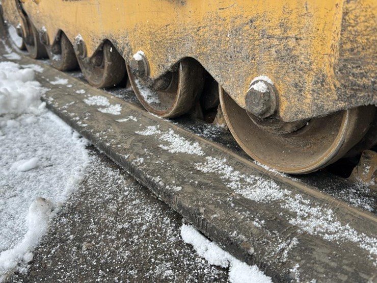 2023-caterpillar-299d3-xe-image-19