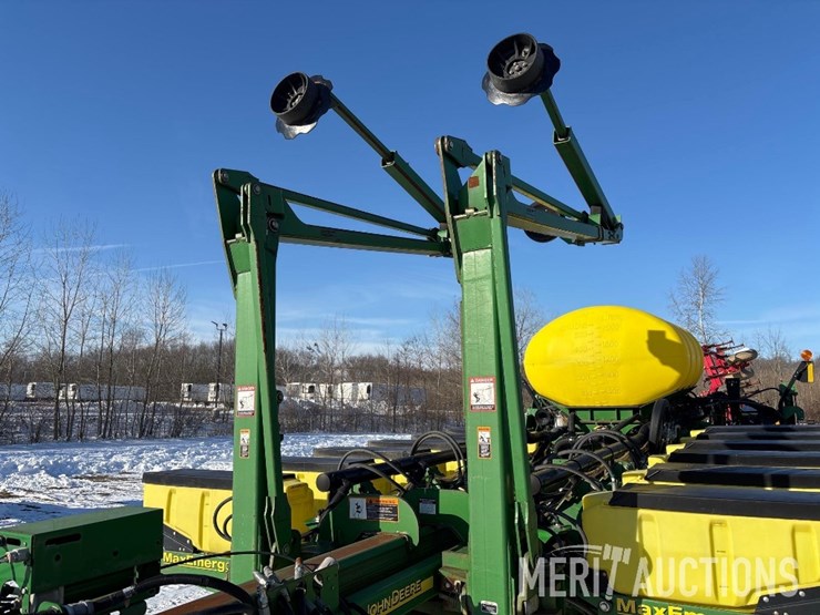 2011-john-deere-1770nt-image-12