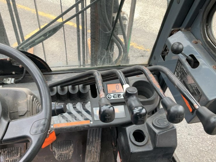 2018-toyota-8fdu25-image-14