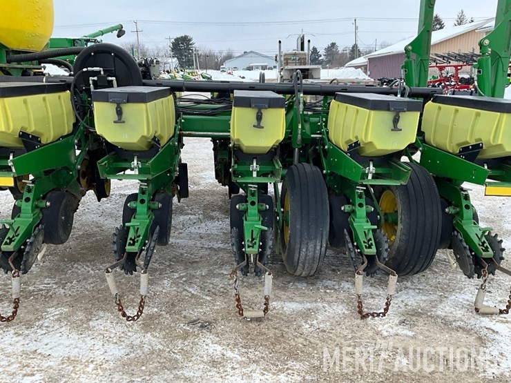 2013-john-deere-1770nt-image-28