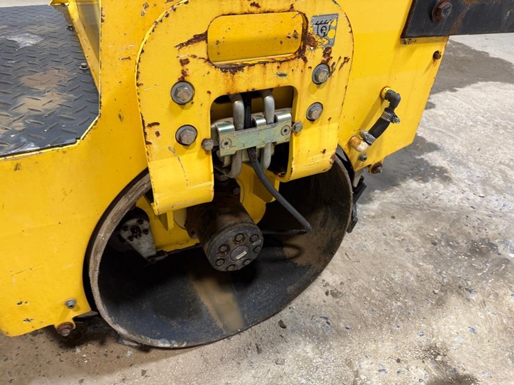 2013-bomag-bw900-50-image-12