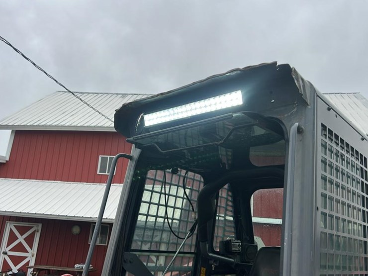 2017-takeuchi-tl8-image-14