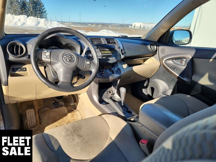 2009-toyota-rav4-image-16
